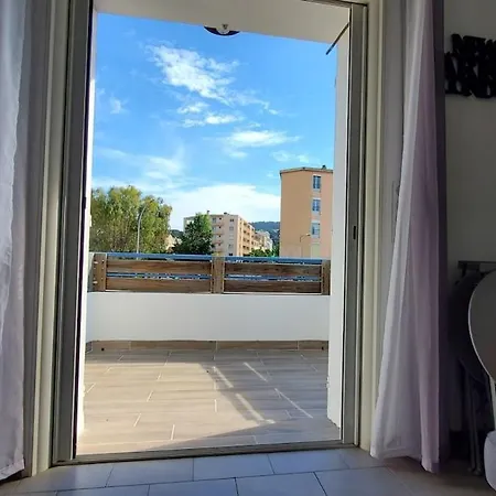 Cosy Quartier Calme Et Proche Gare Apartment *
